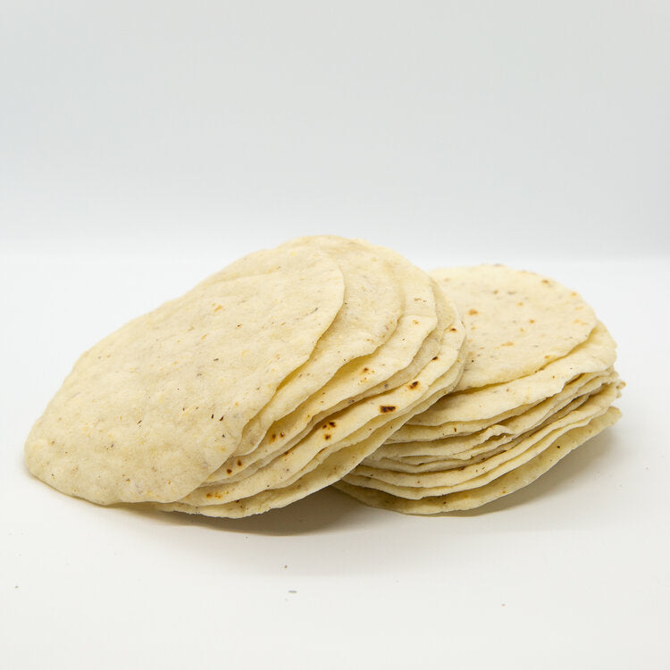 Tortillas de maíz blanco, hechas a mano. 12 pzs.